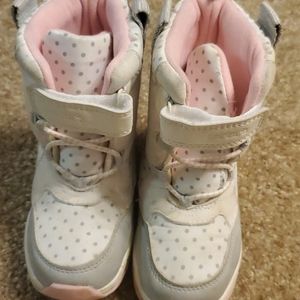 Toddler girl's Carter's winter boots